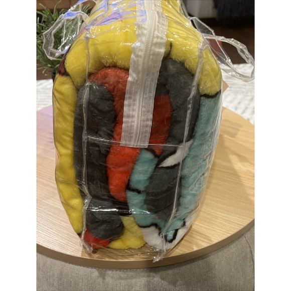 Twin Size 60”x80”inch Pokémon Plush Raschel Blanket - Picture 2 of 7